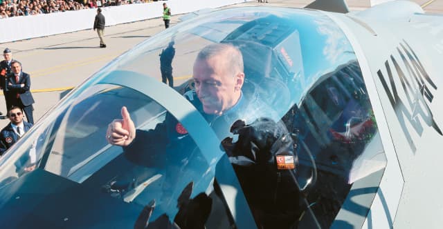Why is Trump sending American engines for the Turkish KAAN fighters, while lawmakers set up a blockade in Congress against the F-35s