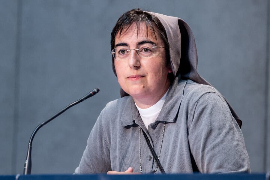 Pope Leo XIV names nun, cardinal to succeed Cardinal Czerny at human development office