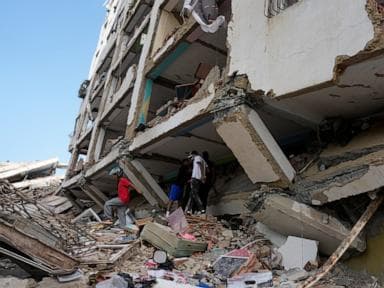 Neighbors dig through Venezuela rubble to search for loved ones as death toll climbs