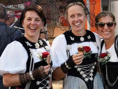 Heat forces yodelers at annual Swiss festival to sing in fountains