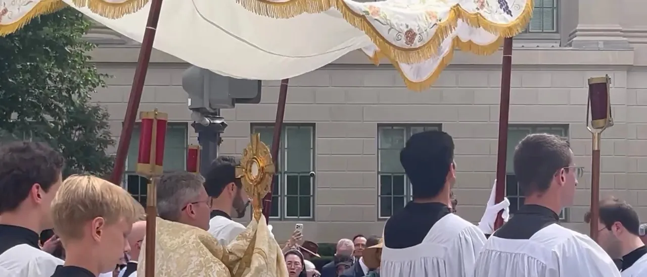 Massive Catholic Crowd Professes ‘One Nation Under God’ With Annual Eucharistic Procession By White House