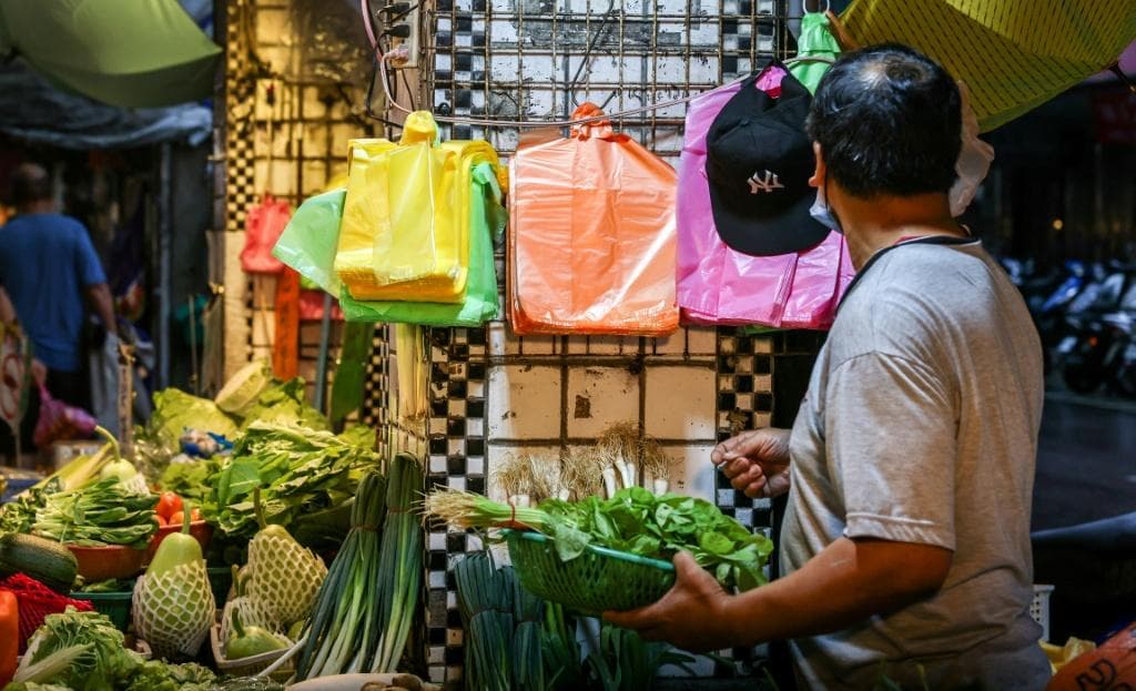 Asia's food vendors grapple with rising costs of ever-present plastics