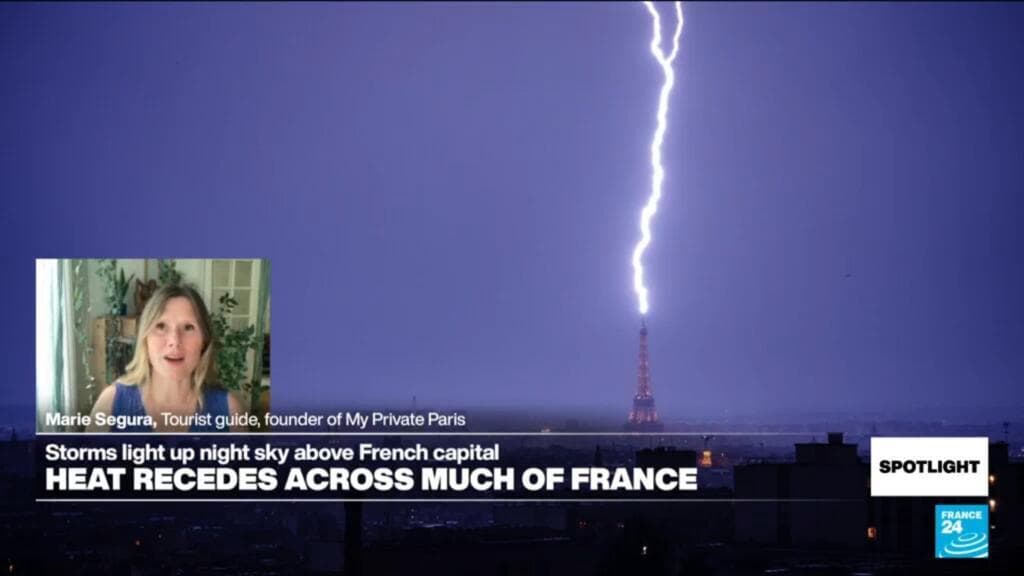 What happens when lightning strikes the Eiffel Tower?