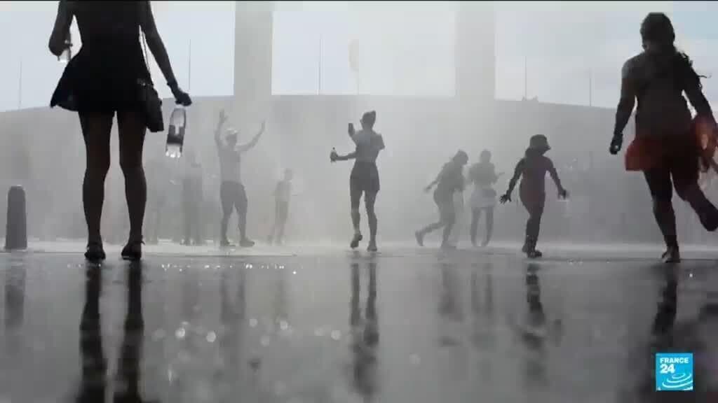 Temperature records tumble as heatwave moves east