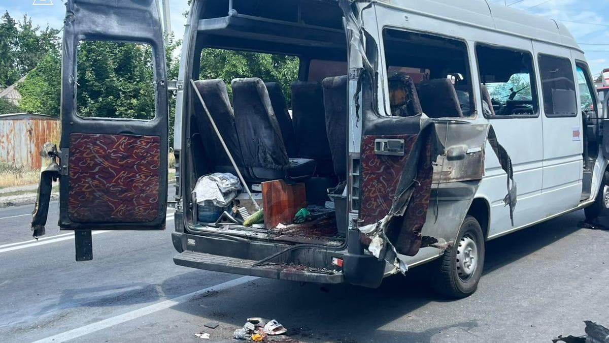 Zelenskyy condemns ’horrific attacks’ as Russian strikes kill 8, wound 35 in Ukraine