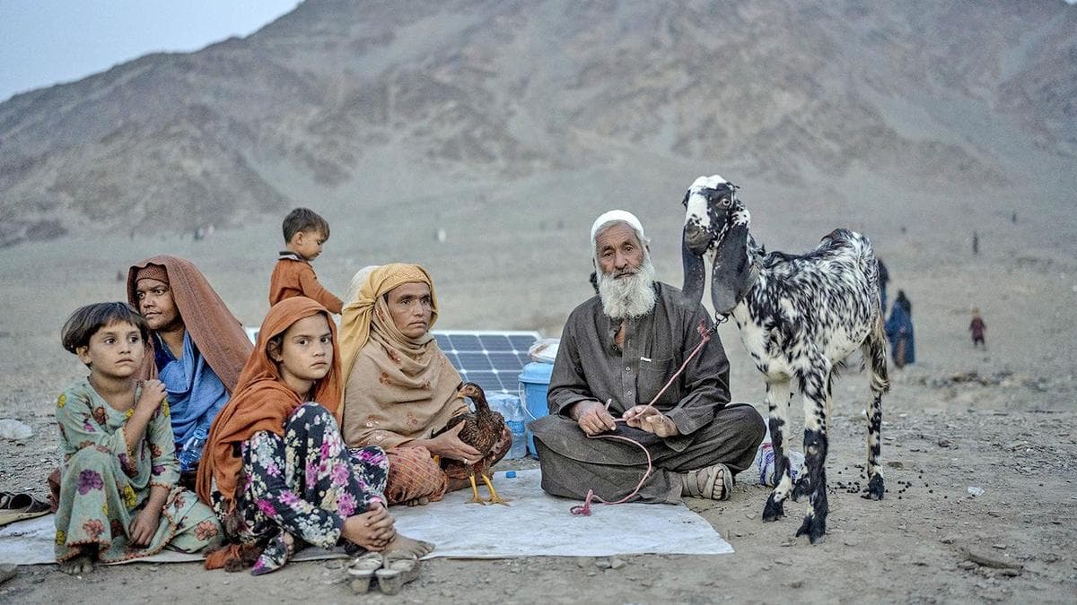 Pakistan issues directives to arrest illegal Afgan nationals from July 10