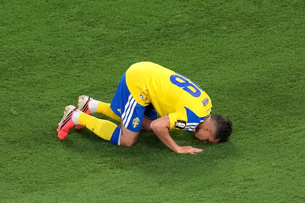 World Cup squads showcase faith and unity